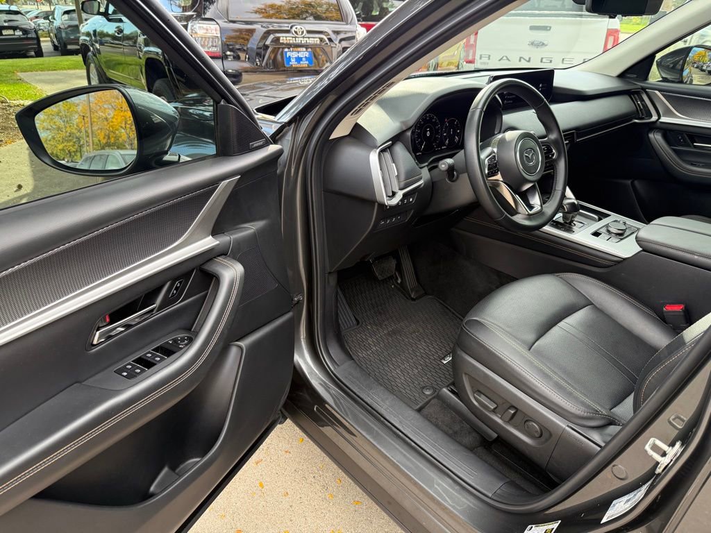 Used 2024 MAZDA CX-90 Plug-In Hybrid w/ Premium Pkg image 9