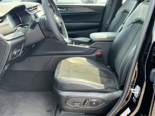 Used 2025 Jeep Grand Cherokee L Altitude AWD/4WD image 13