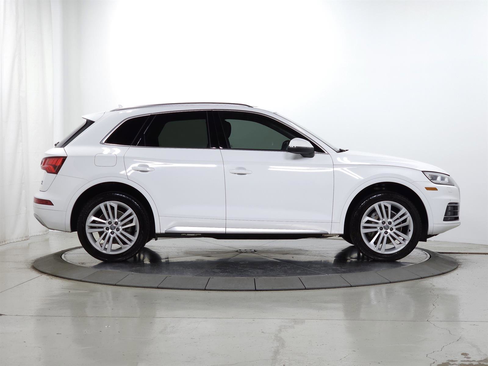 Used 2018 Audi Q5 2.0T Premium Plus w/ Premium Plus Package AWD/4WD image 10