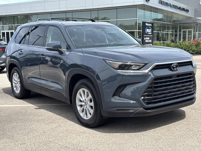 Used 2024 Toyota Grand Highlander AWD image 3