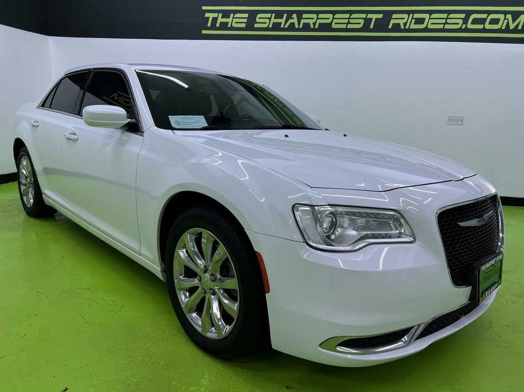 Used 2017 Chrysler 300 Limited AWD/4WD image 2