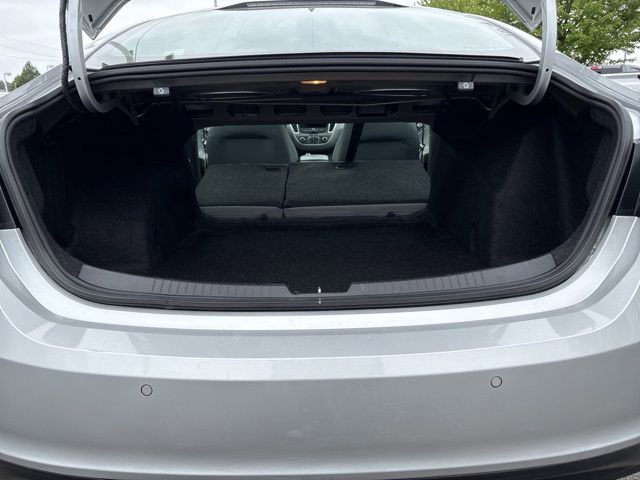 Used 2020 Chevrolet Malibu LT FWD image 32