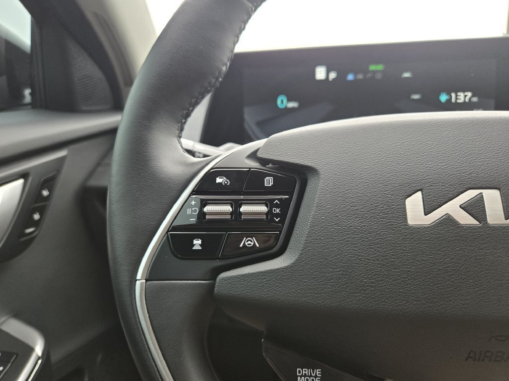 Used 2024 Kia EV6 Light AWD/4WD image 18