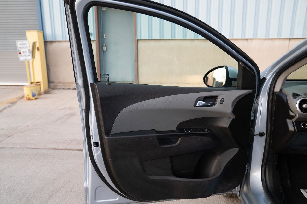 Used 2018 Chevrolet Sonic LT FWD image 18