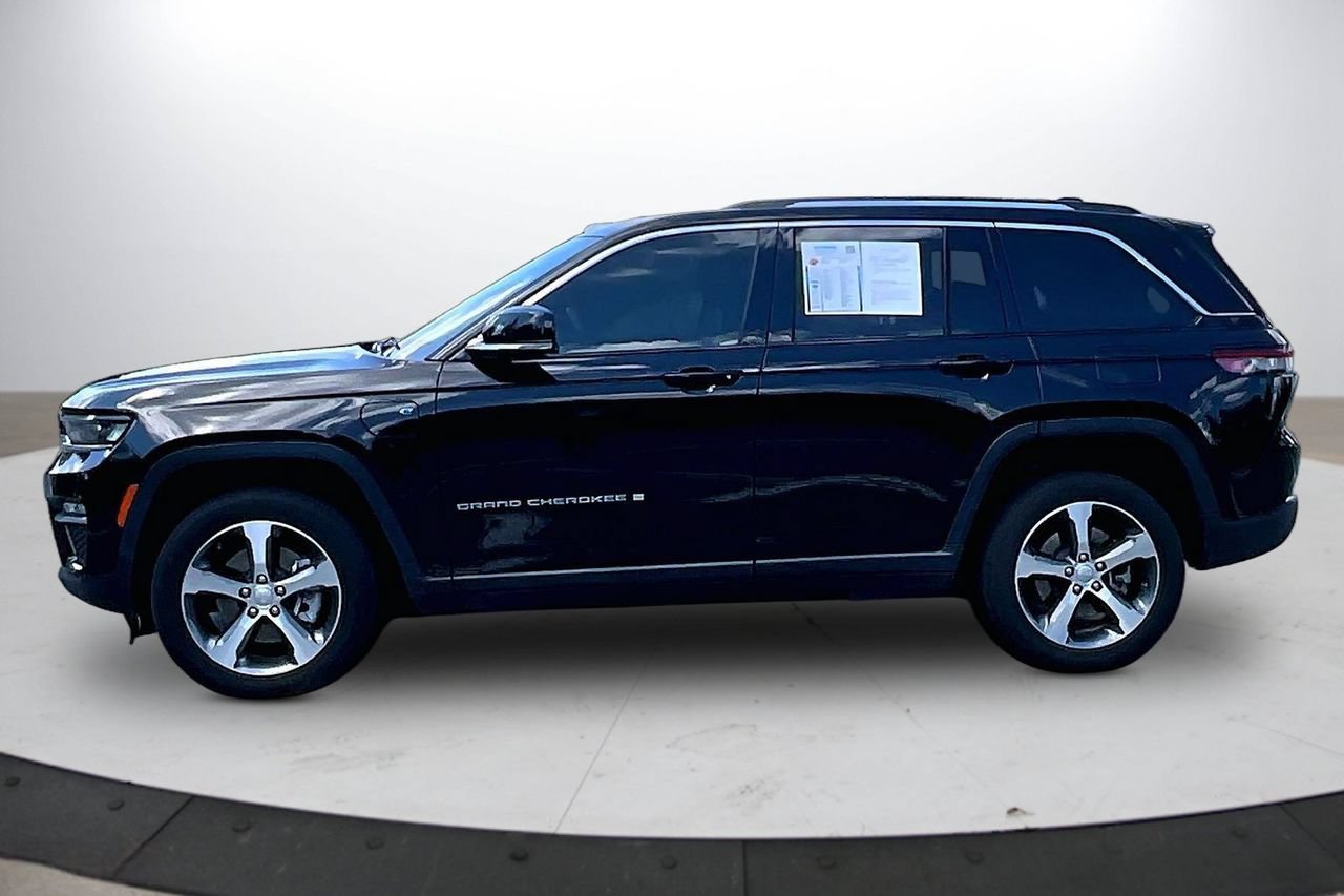 Used 2023 Jeep Grand Cherokee 4WD 4xe image 5