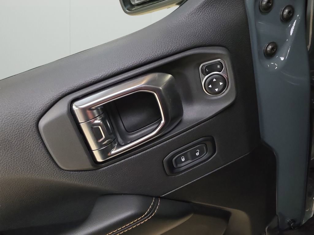 Used 2025 Jeep Wrangler Unlimited Sahara w/ Safety Group image 12