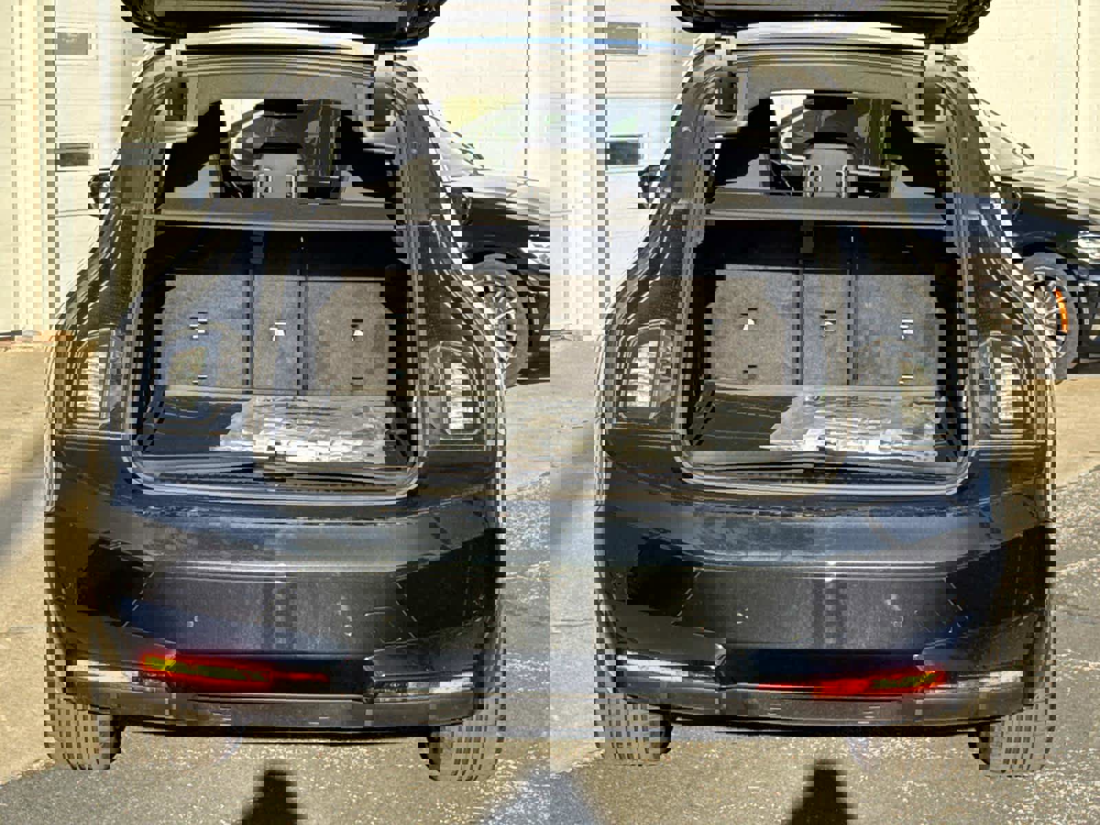 Certified 2025 BMW iX M60 image 11