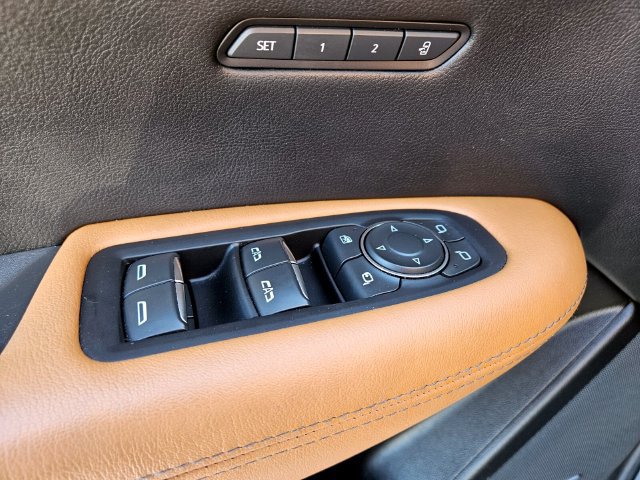 Used 2024 Cadillac XT5 Premium Luxury w/ Technology Package FWD image 31