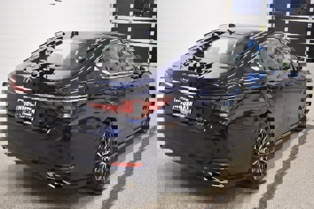 Used 2024 Lexus ES 350 image 4