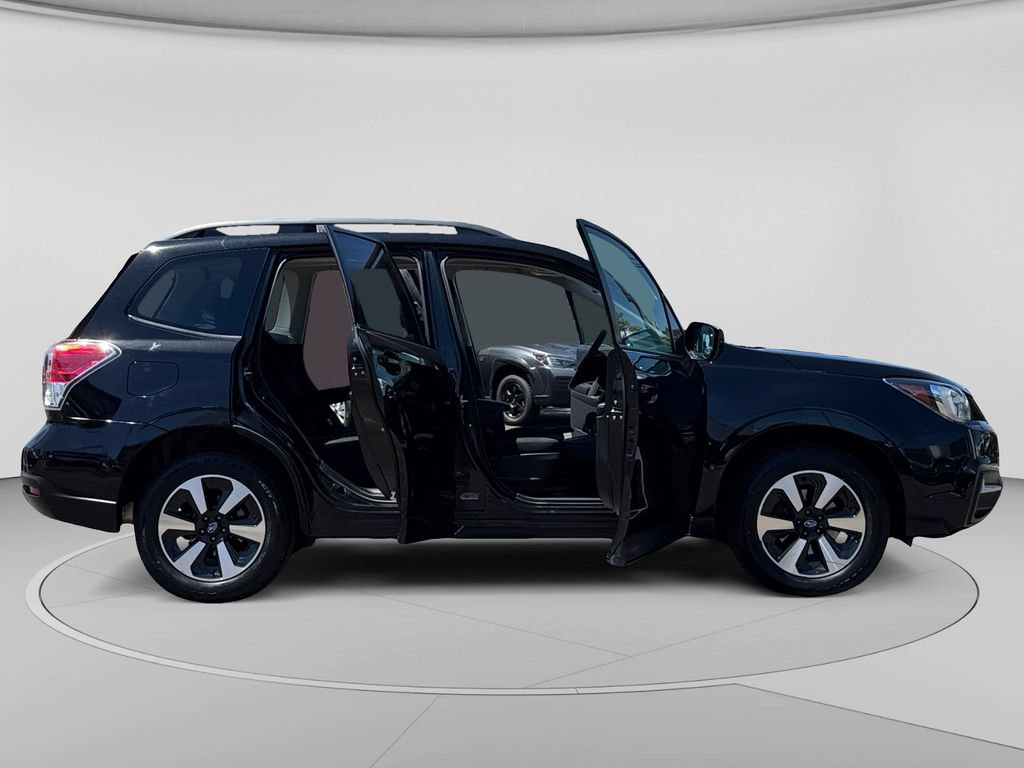 Used 2017 Subaru Forester 2.5i Premium AWD/4WD image 30