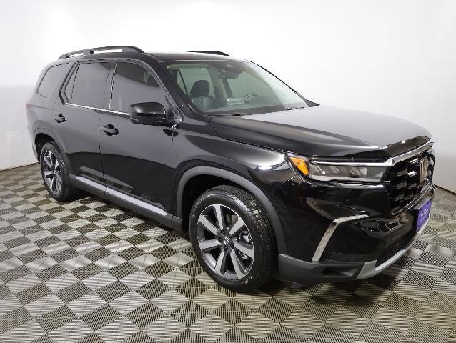 Used 2024 Honda Pilot Touring image 4