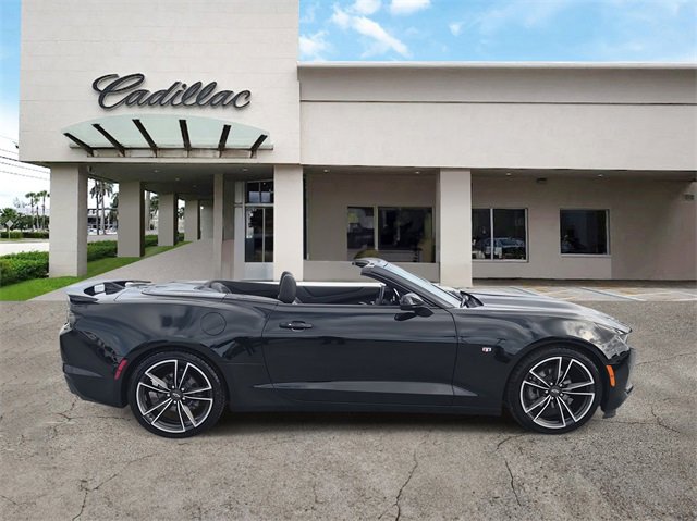 Used 2021 Chevrolet Camaro LT w/ RS Package image 7
