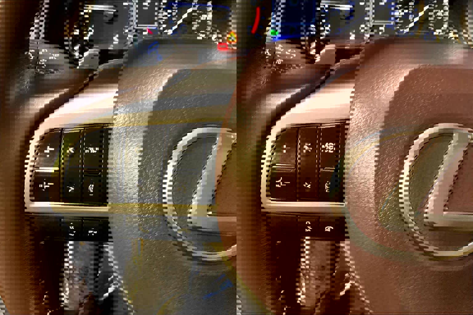 Used 2020 Lexus RX 350 AWD w/ Premium Package image 24