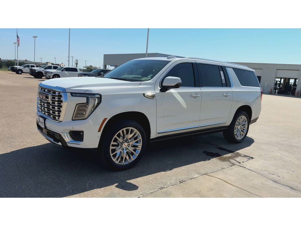 New 2026 GMC Yukon XL Denali w/ Denali Reserve Package AWD/4WD image 4