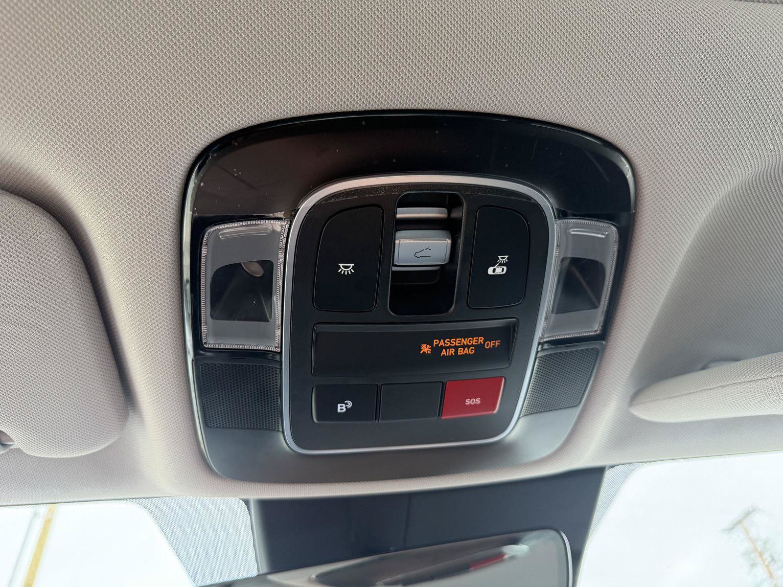 Certified 2025 Hyundai Sonata Limited FWD image 35