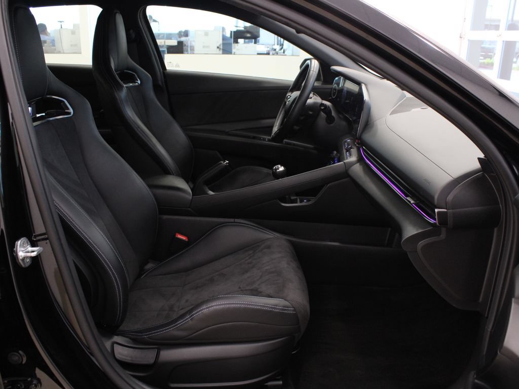 Used 2022 Hyundai Elantra N FWD image 15