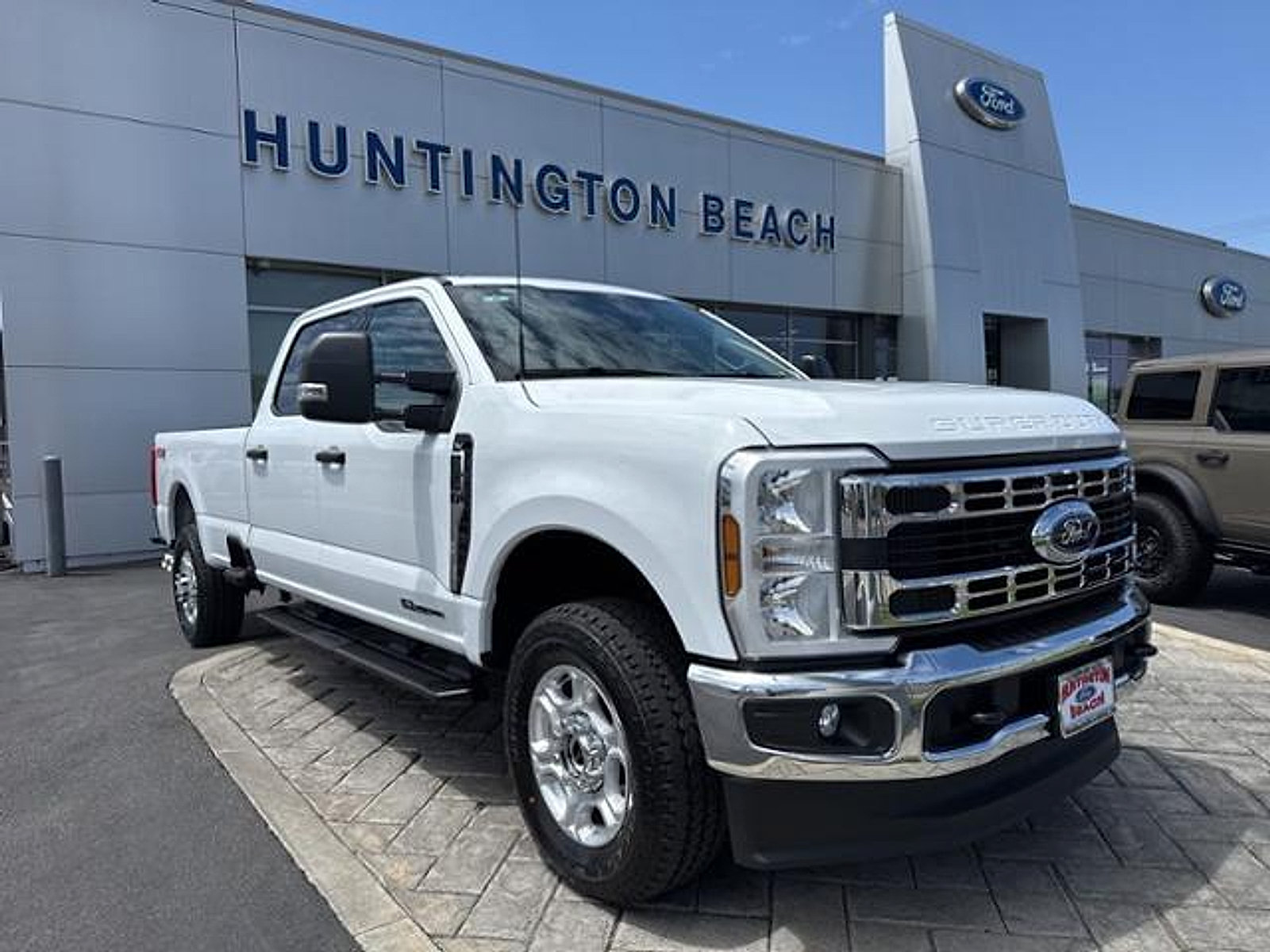 New 2026 Ford F350 XLT w/ FX4 Off-Road Package