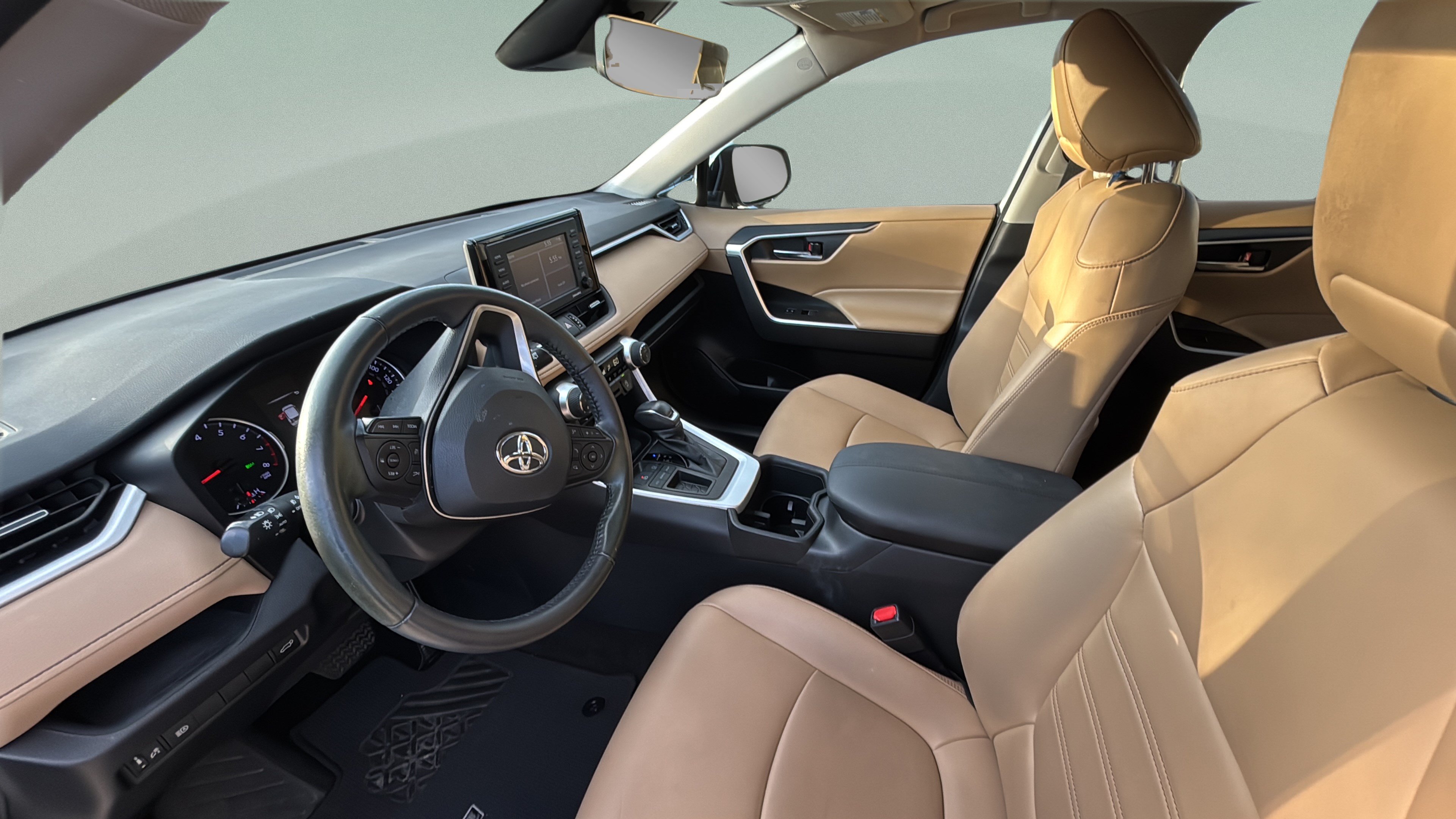 Used 2022 Toyota RAV4 XLE Premium FWD image 10