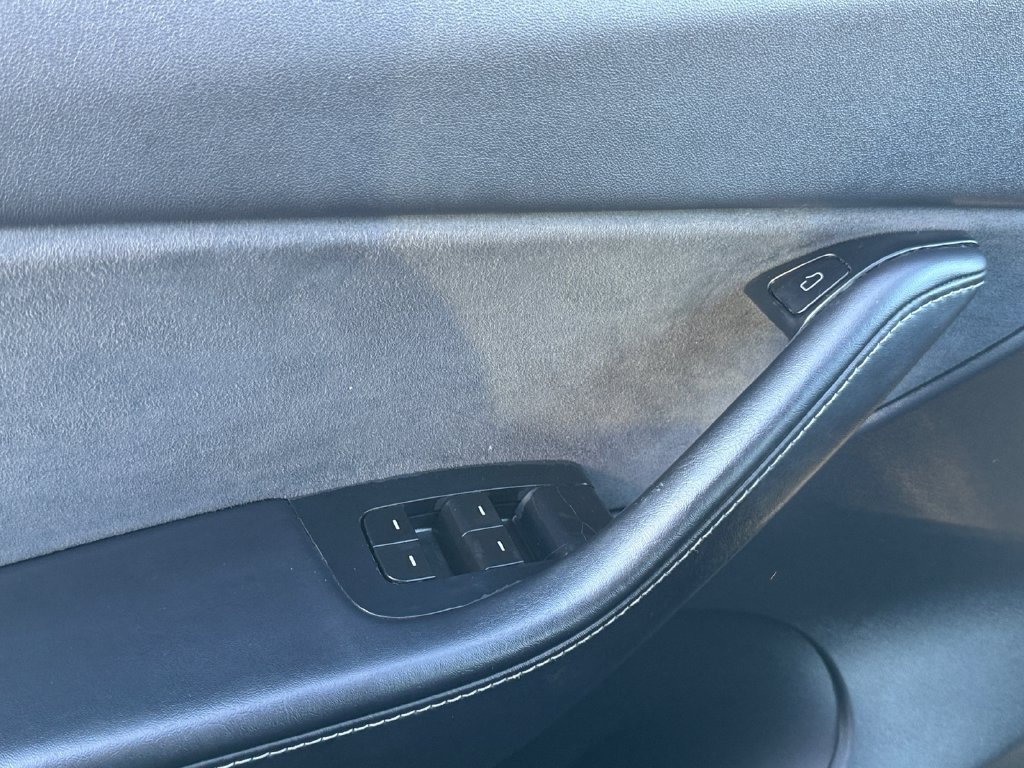 Used 2021 Tesla Model Y Long Range AWD/4WD image 11