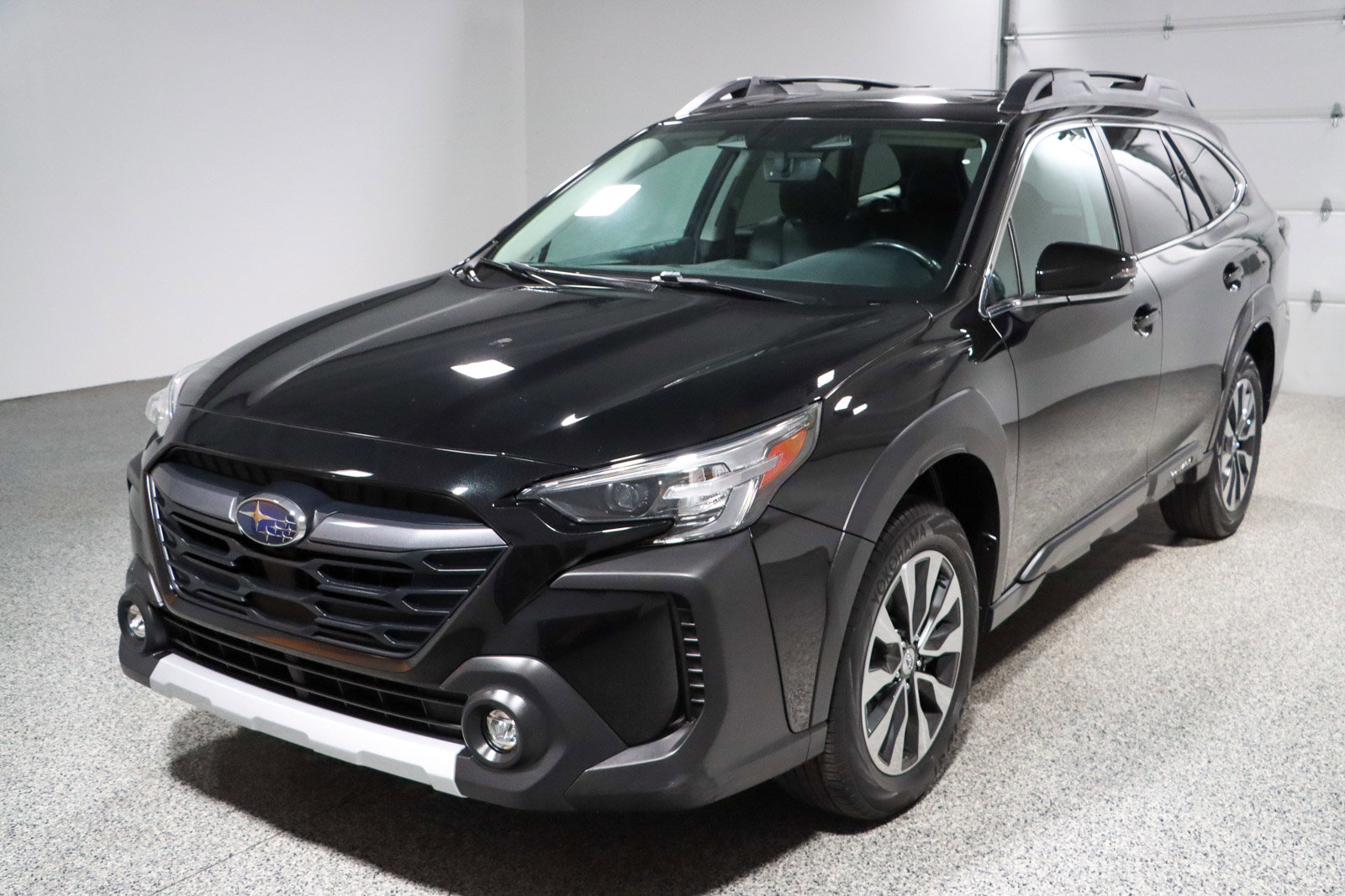 Used 2023 Subaru Outback Limited image 32