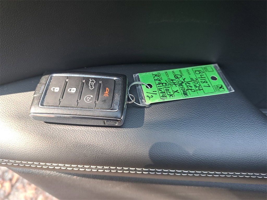 Used 2024 Jeep Grand Cherokee L Altitude image 37