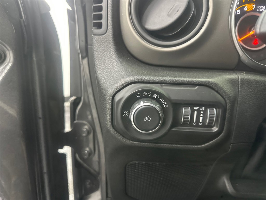 Used 2018 Jeep Wrangler Sport S image 27