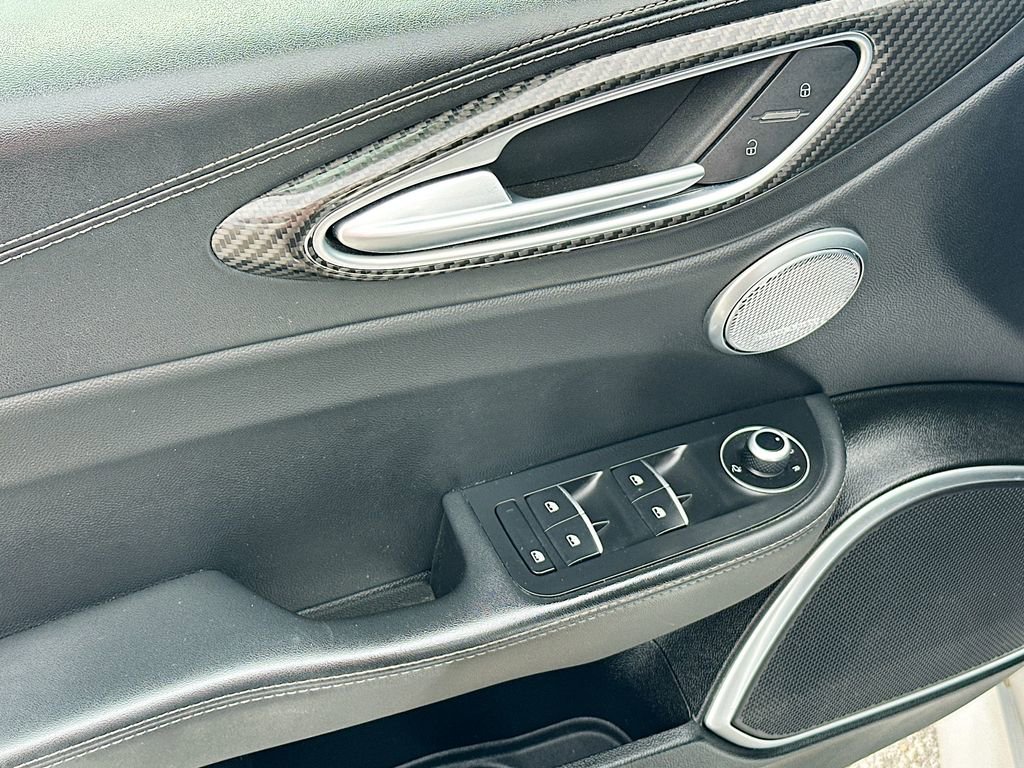 Used 2019 Alfa Romeo Giulia Ti image 21