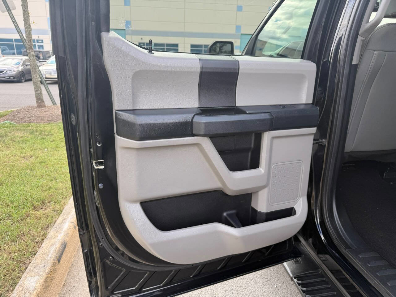 Used 2018 Ford F150 XL w/ Equipment Group 101A Mid image 24