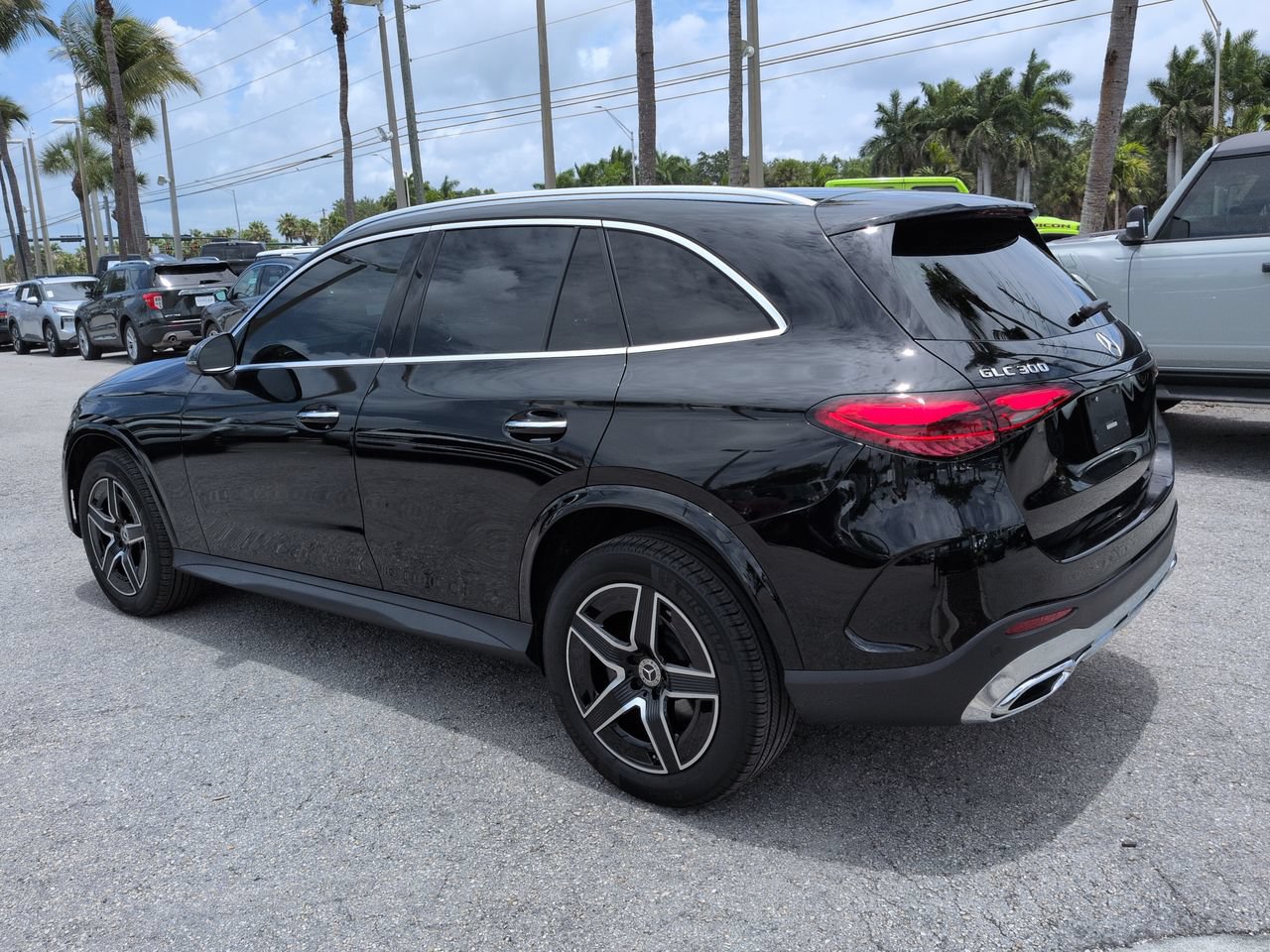 Used 2025 Mercedes-Benz GLC 300 4MATIC image 7