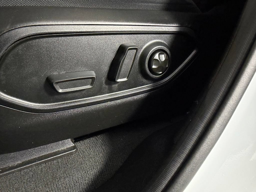 Certified 2022 Jeep Grand Cherokee L Laredo RWD image 23