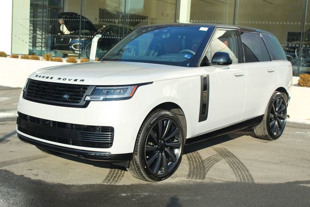 New 2026 Land Rover Range Rover SV video 1
