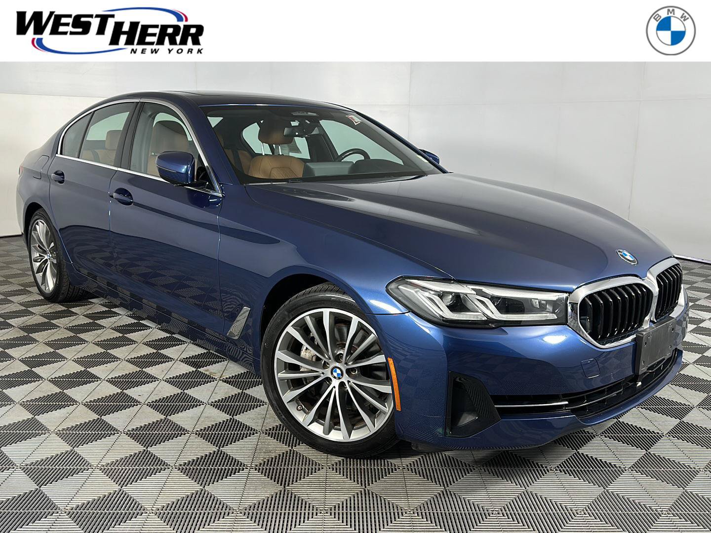 Used 2022 BMW 540i xDrive AWD/4WD image 1