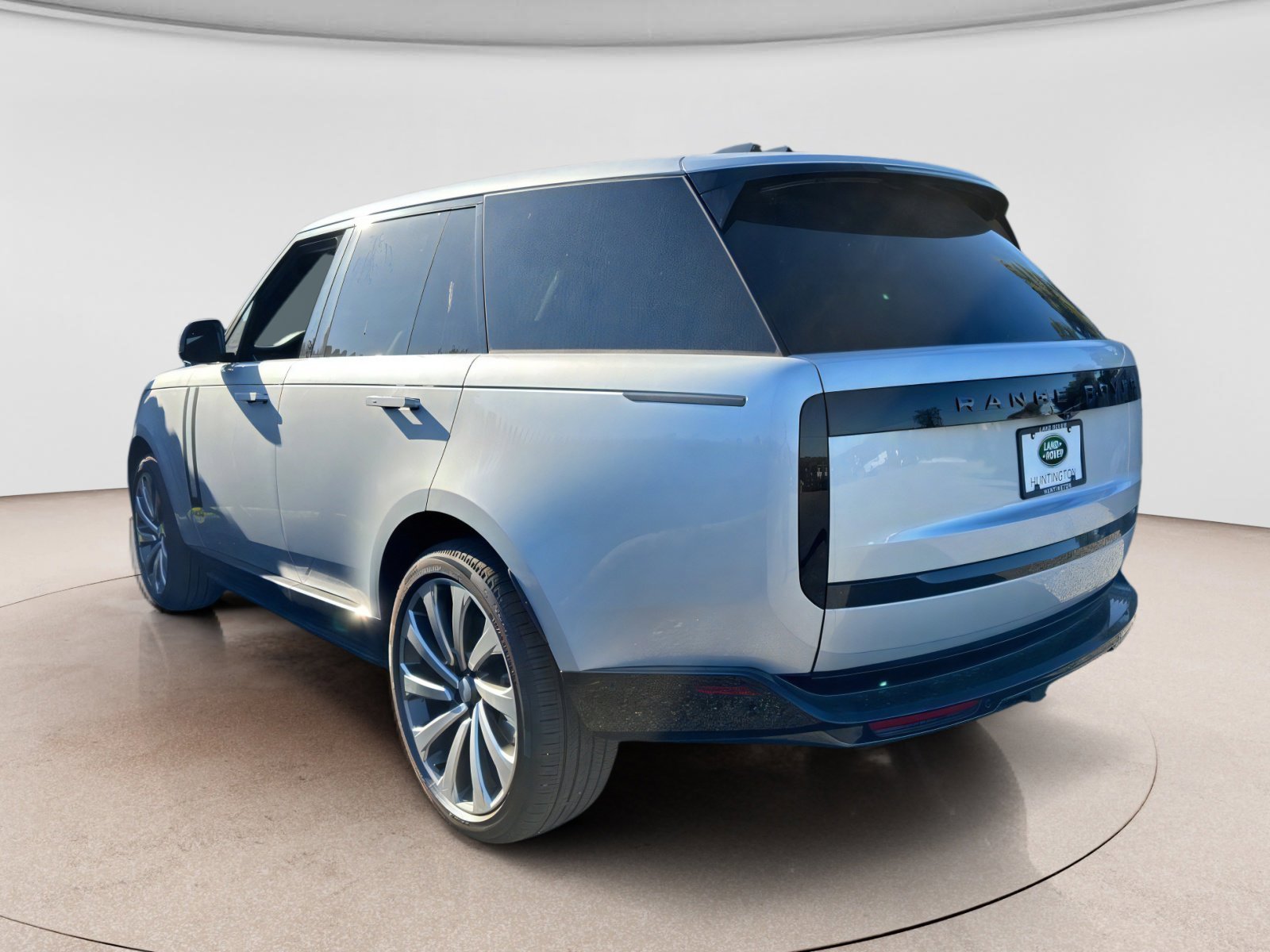 New 2025 Land Rover Range Rover SE image 5