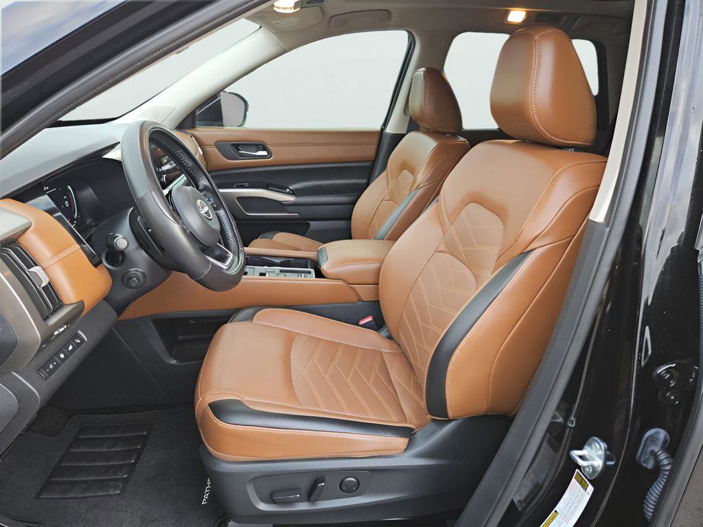 Used 2024 Nissan Pathfinder Platinum image 22