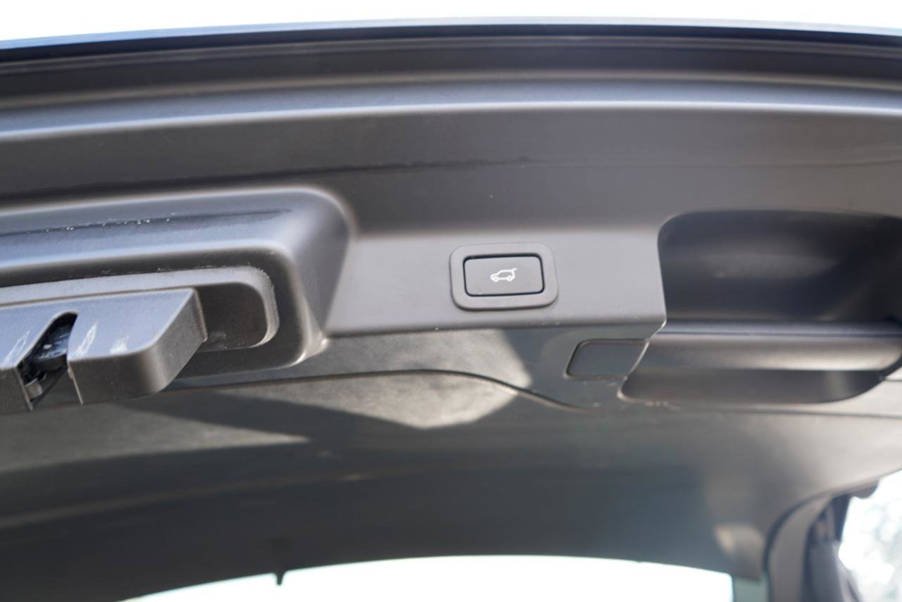 Used 2019 Jaguar F-PACE R-Sport image 70