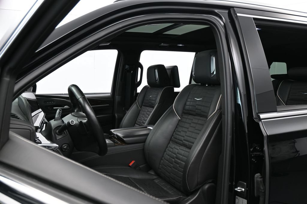 Used 2024 Cadillac Escalade ESV Premium Luxury Platinum AWD/4WD image 10