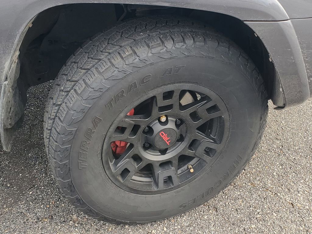 Used 2018 Toyota 4Runner SR5 Premium image 29