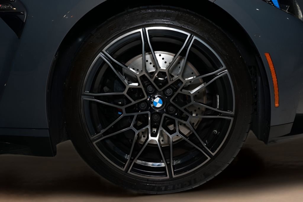 Used 2025 BMW M4 Coupe w/ Executive Package RWD image 33