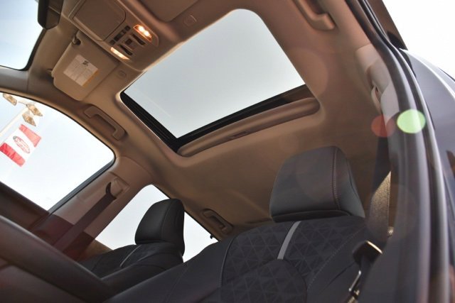 Used 2025 Toyota Highlander XLE image 13