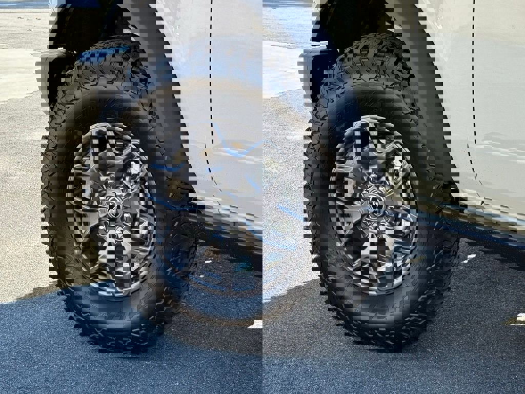 New 2025 Ford Bronco Badlands image 17