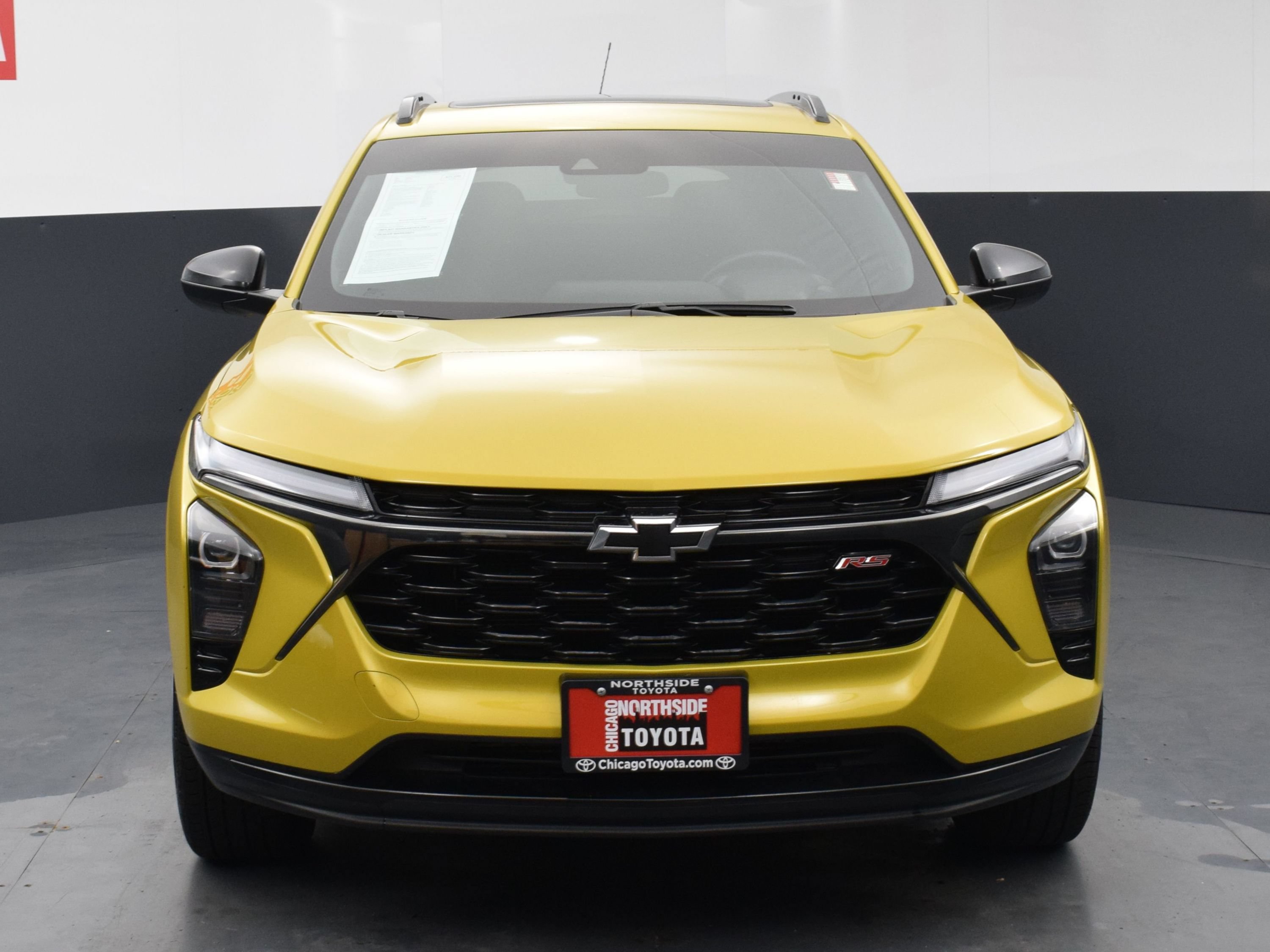 Used 2024 Chevrolet Trax RS w/ Sunroof Package FWD image 7