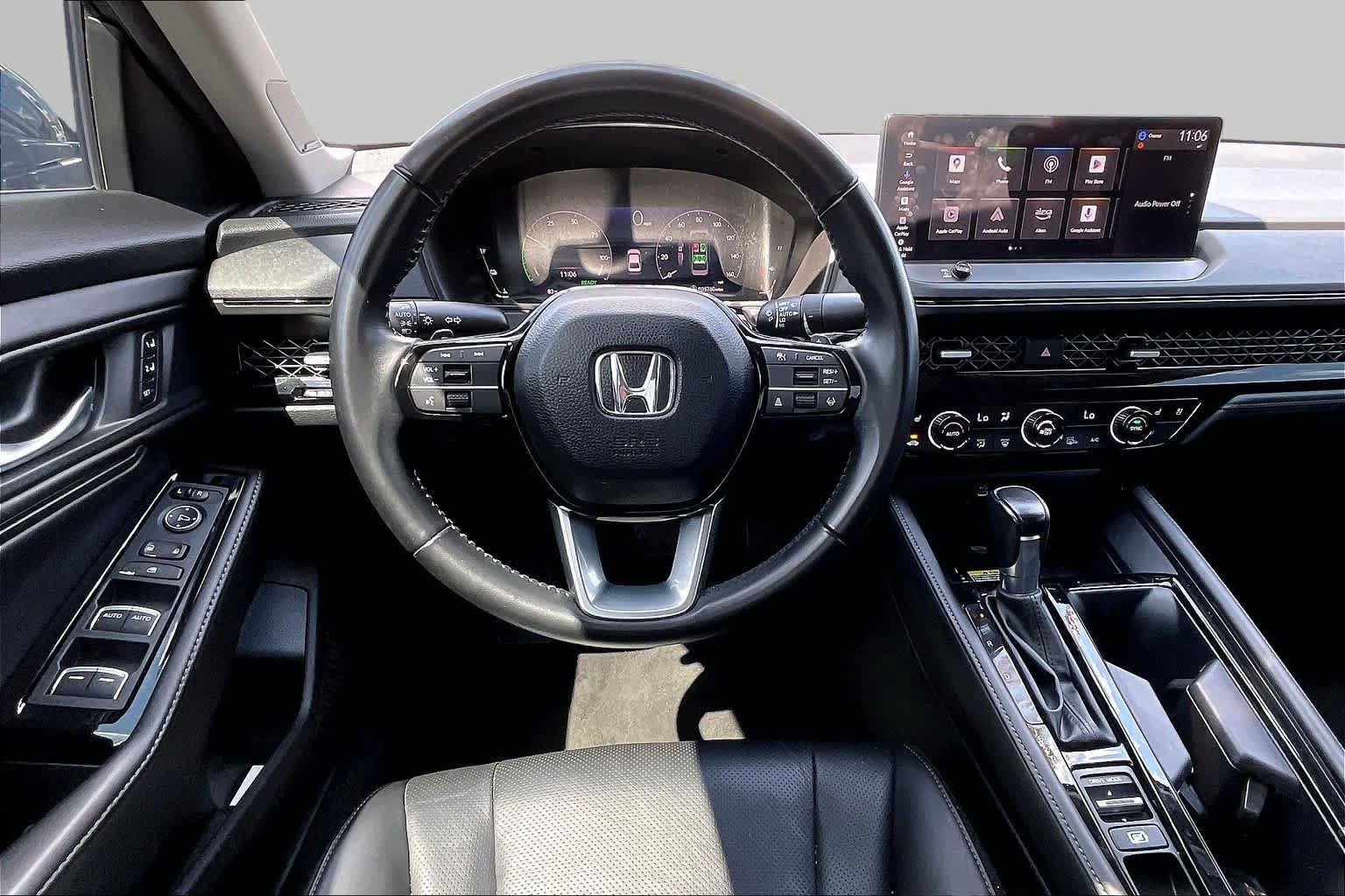 Used 2023 Honda Accord Touring image 5