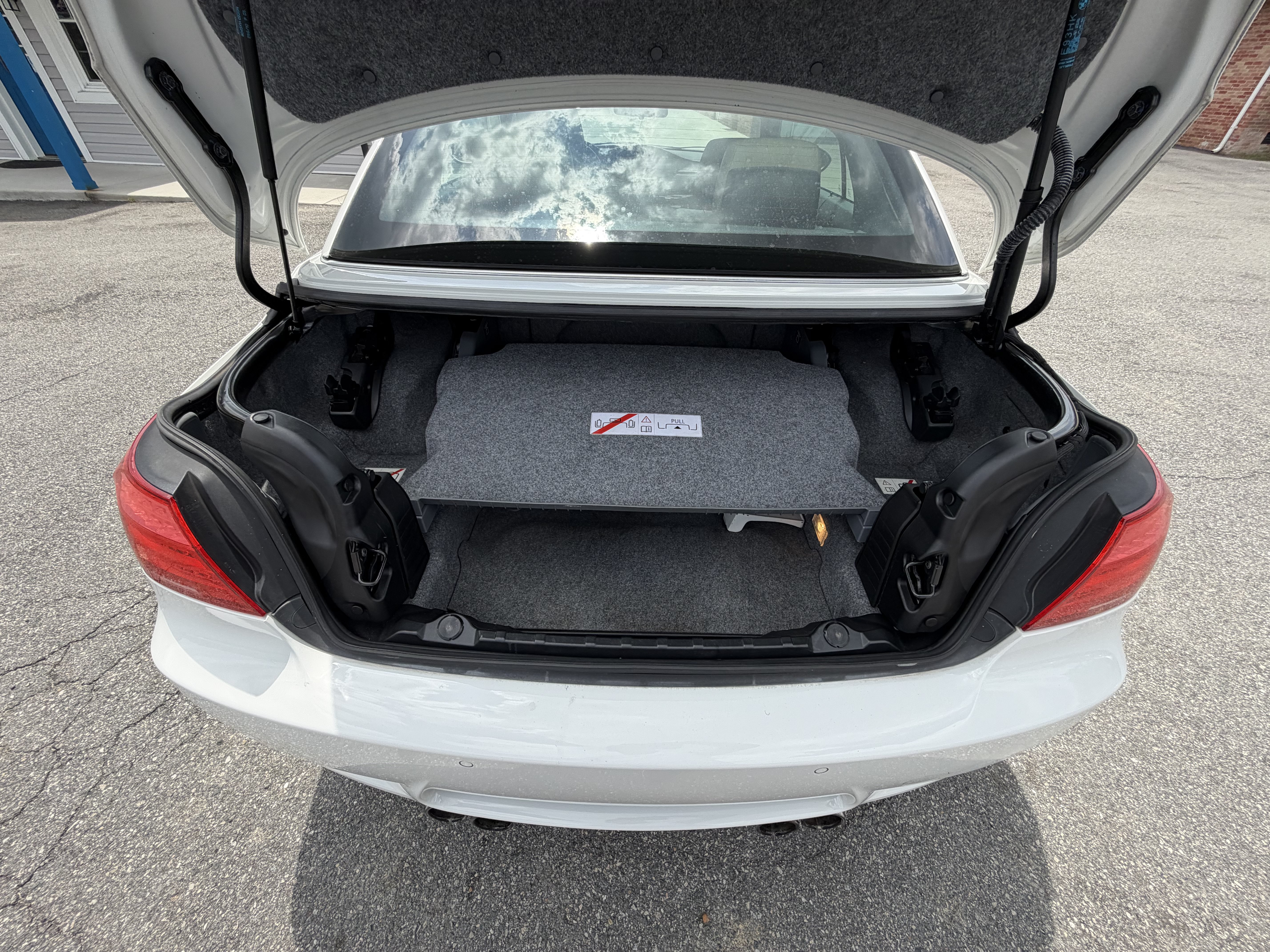 Used 2011 BMW M3 Convertible RWD image 28