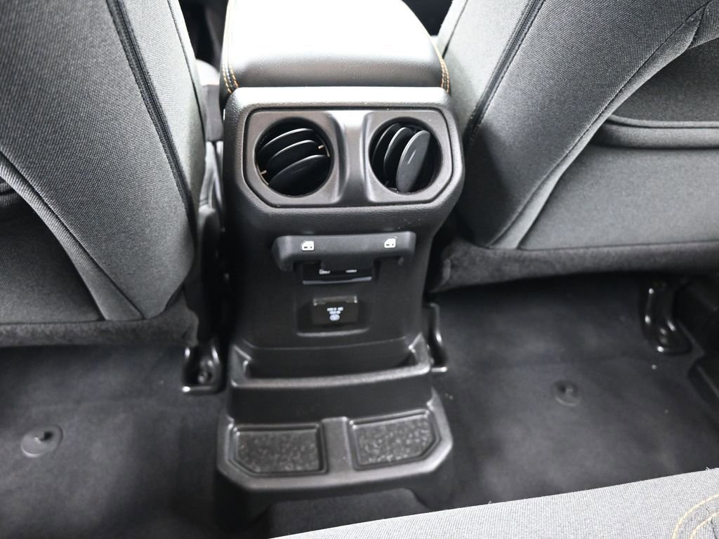 Used 2024 Jeep Wrangler Unlimited Sahara image 36