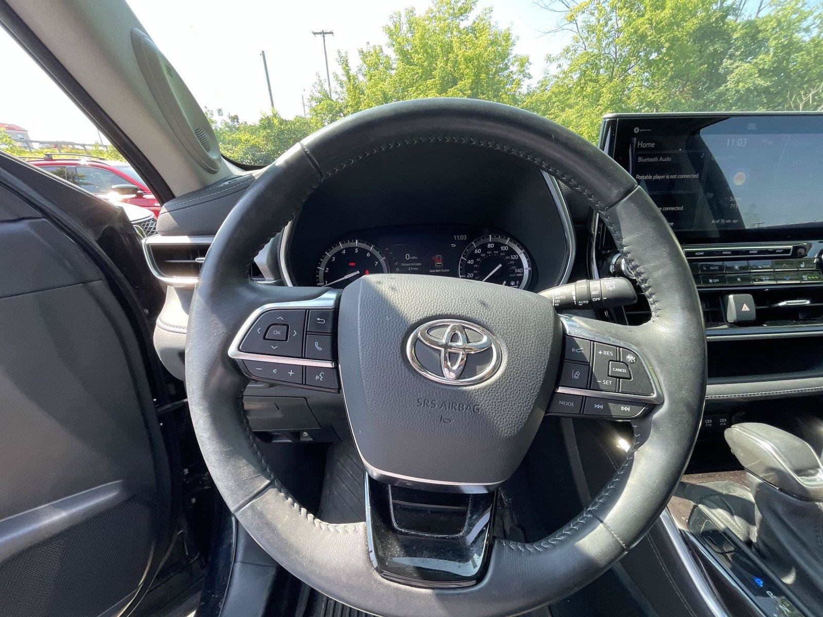 Used 2021 Toyota Highlander Platinum AWD/4WD image 15