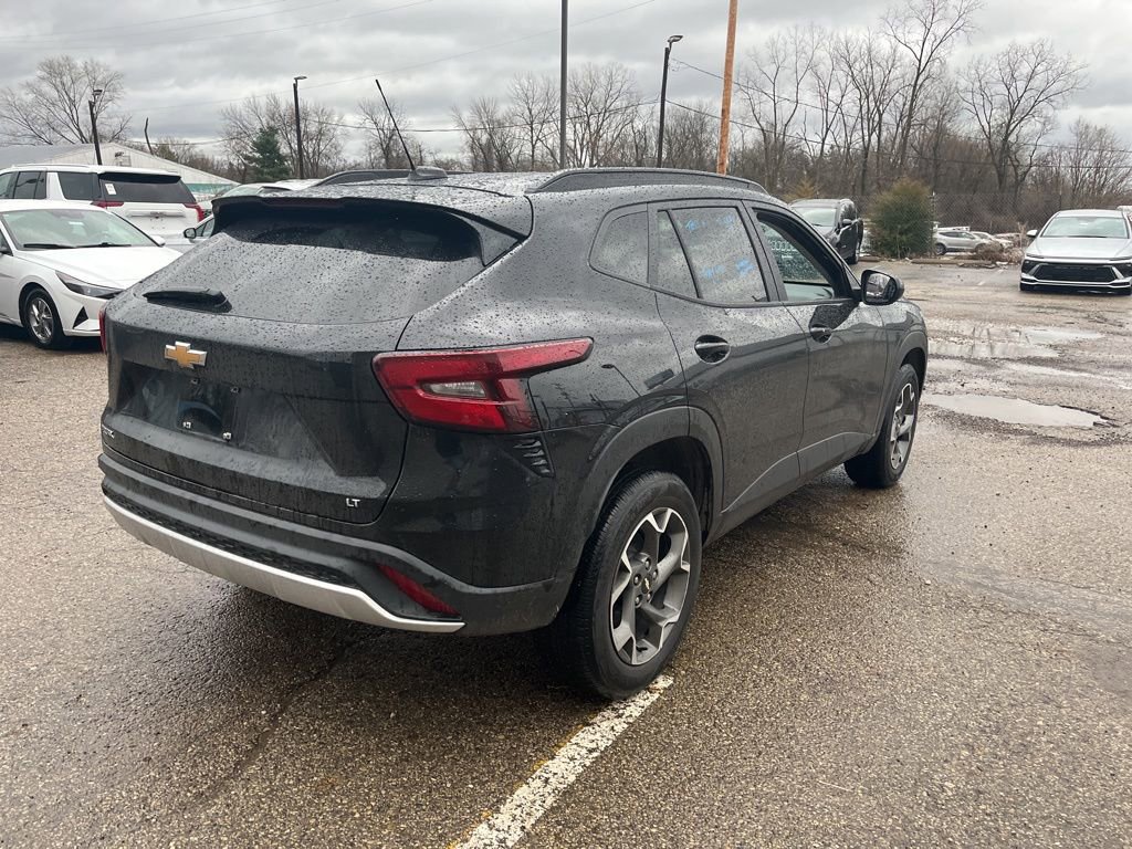 Used 2024 Chevrolet Trax LT w/ Driver Confidence Package image 2