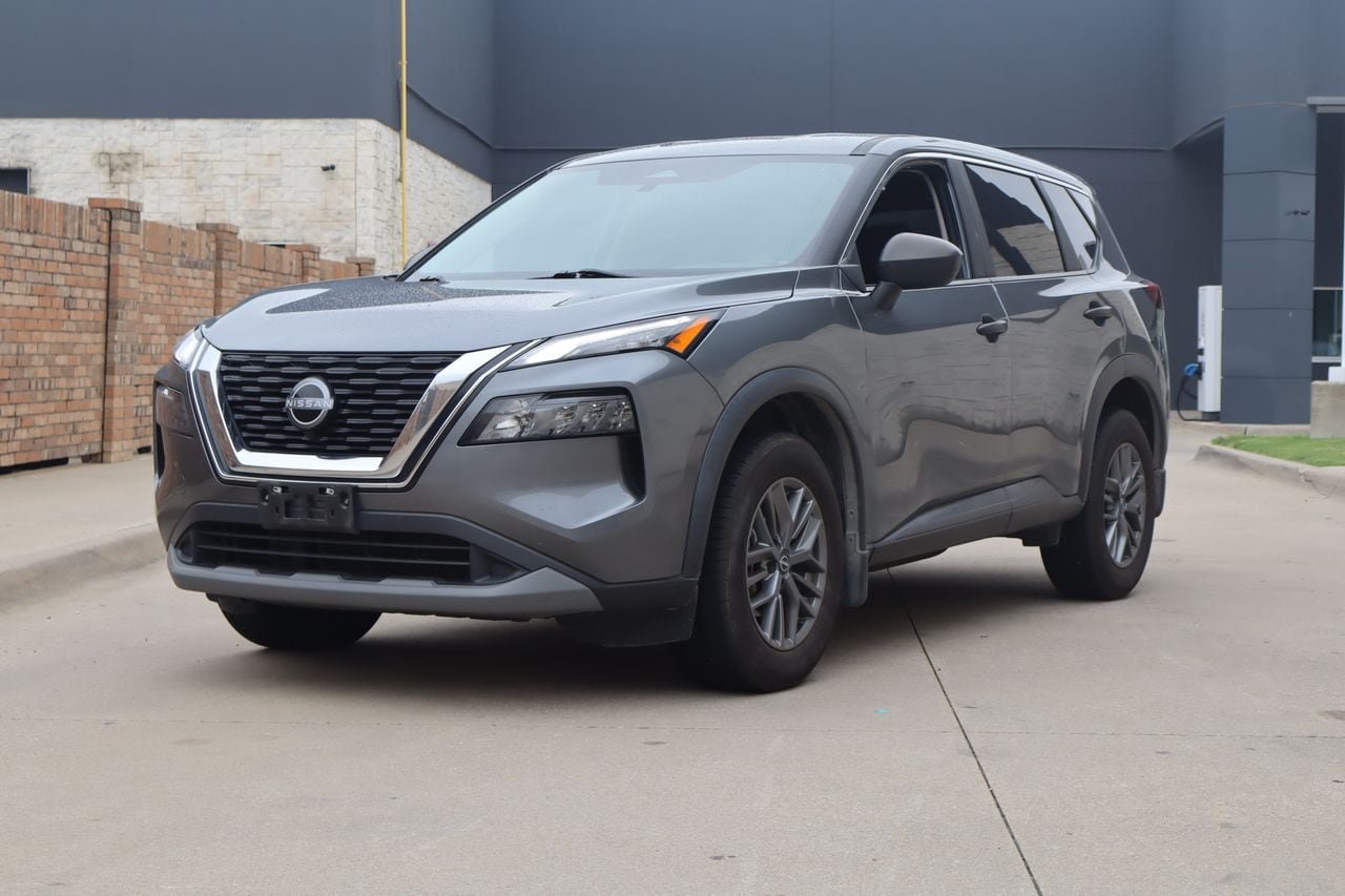 Used 2023 Nissan Rogue S AWD/4WD image 2