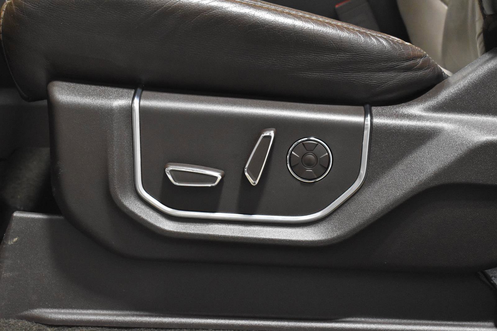 Used 2019 Ford F150 Limited w/ Trailer Tow Package image 6