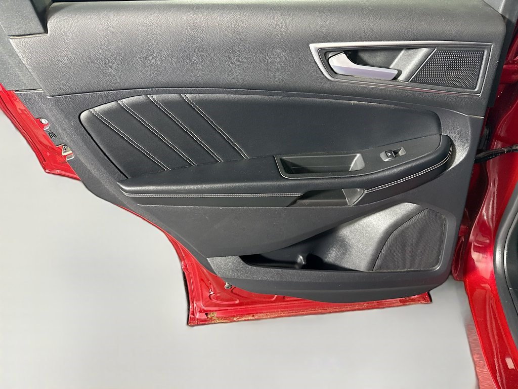 Used 2022 Ford Edge ST AWD/4WD image 25