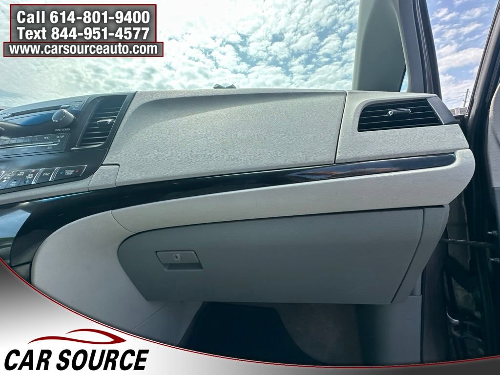 Used 2013 Toyota Sienna LE w/ Towing Pkg FWD image 31